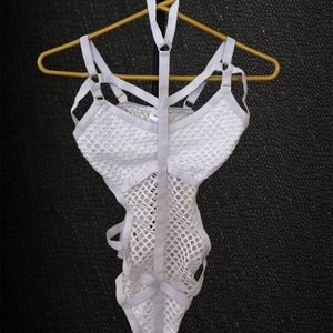 “OMG Wat R U wearing? Young Lady go- No!